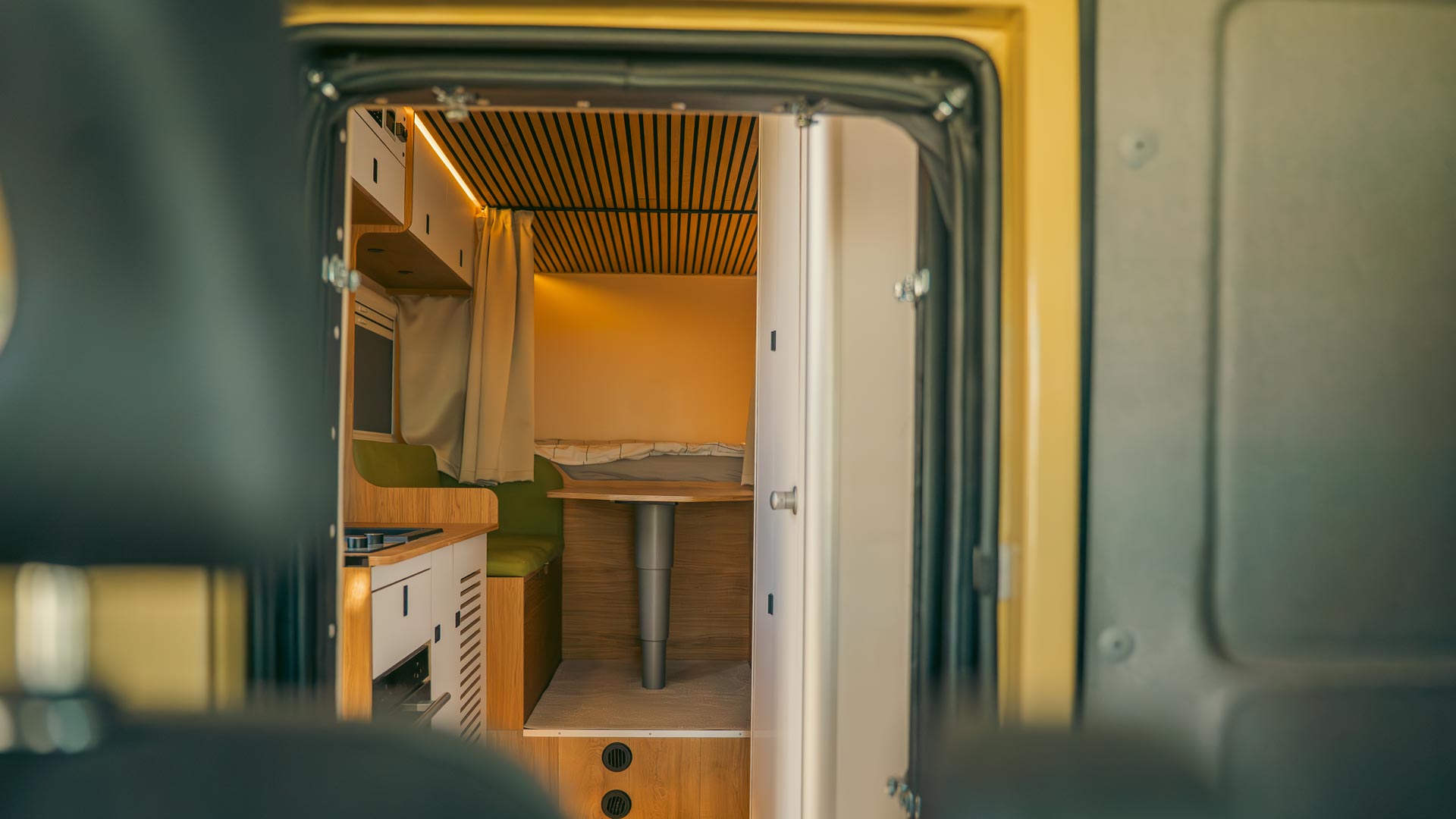 Iveco Eurocargo 4×4 – Expedition truck (1)
