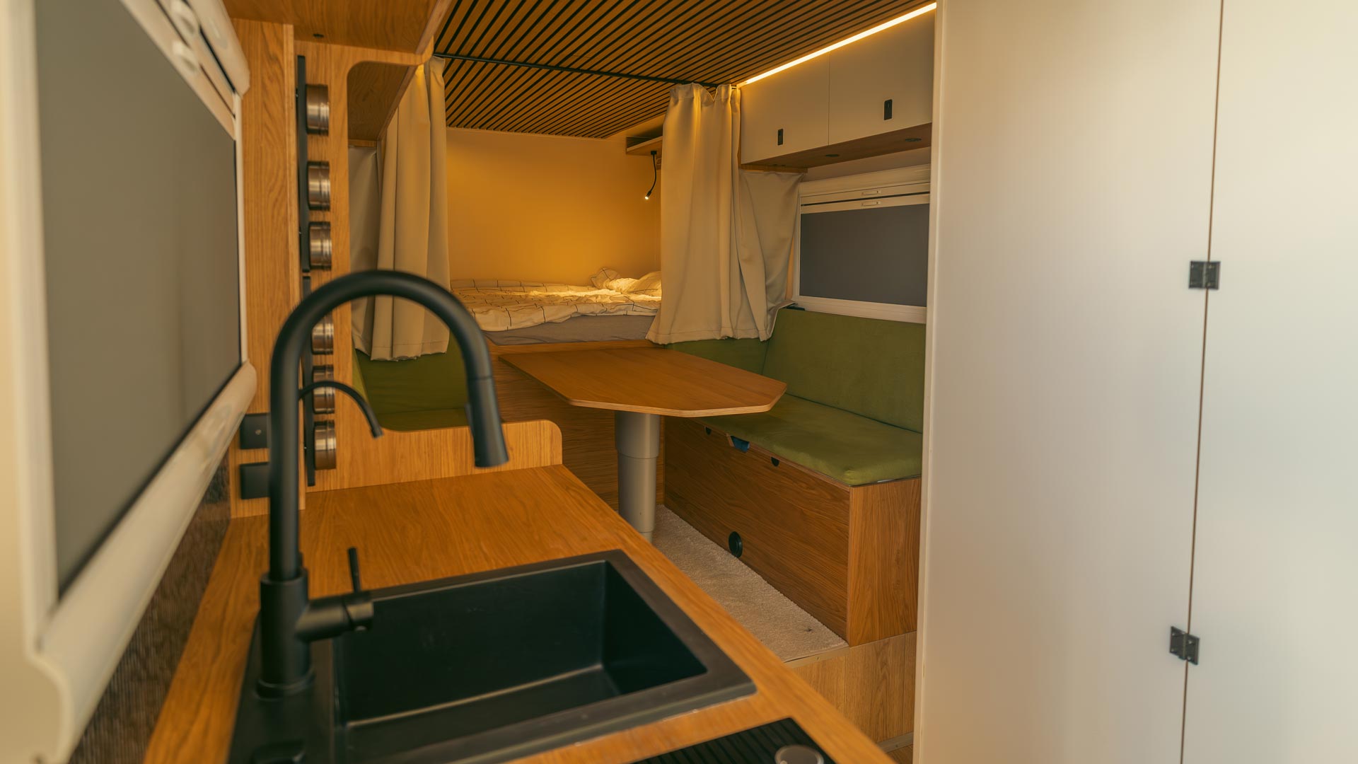 Iveco Eurocargo 4×4 – Expedition truck (12)