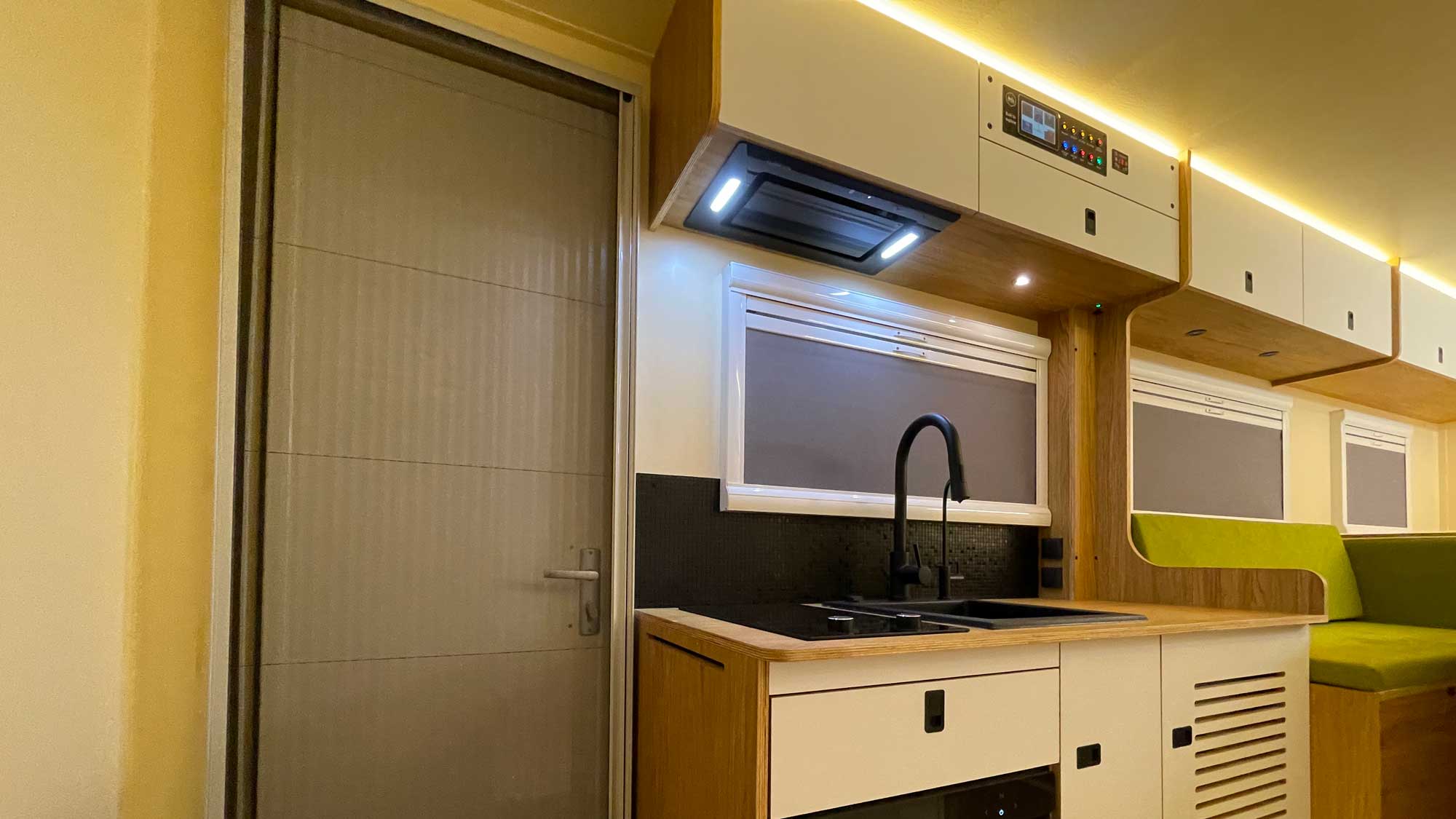 Iveco Eurocargo 4×4 – Expedition truck_Sfinx_Camper (7)