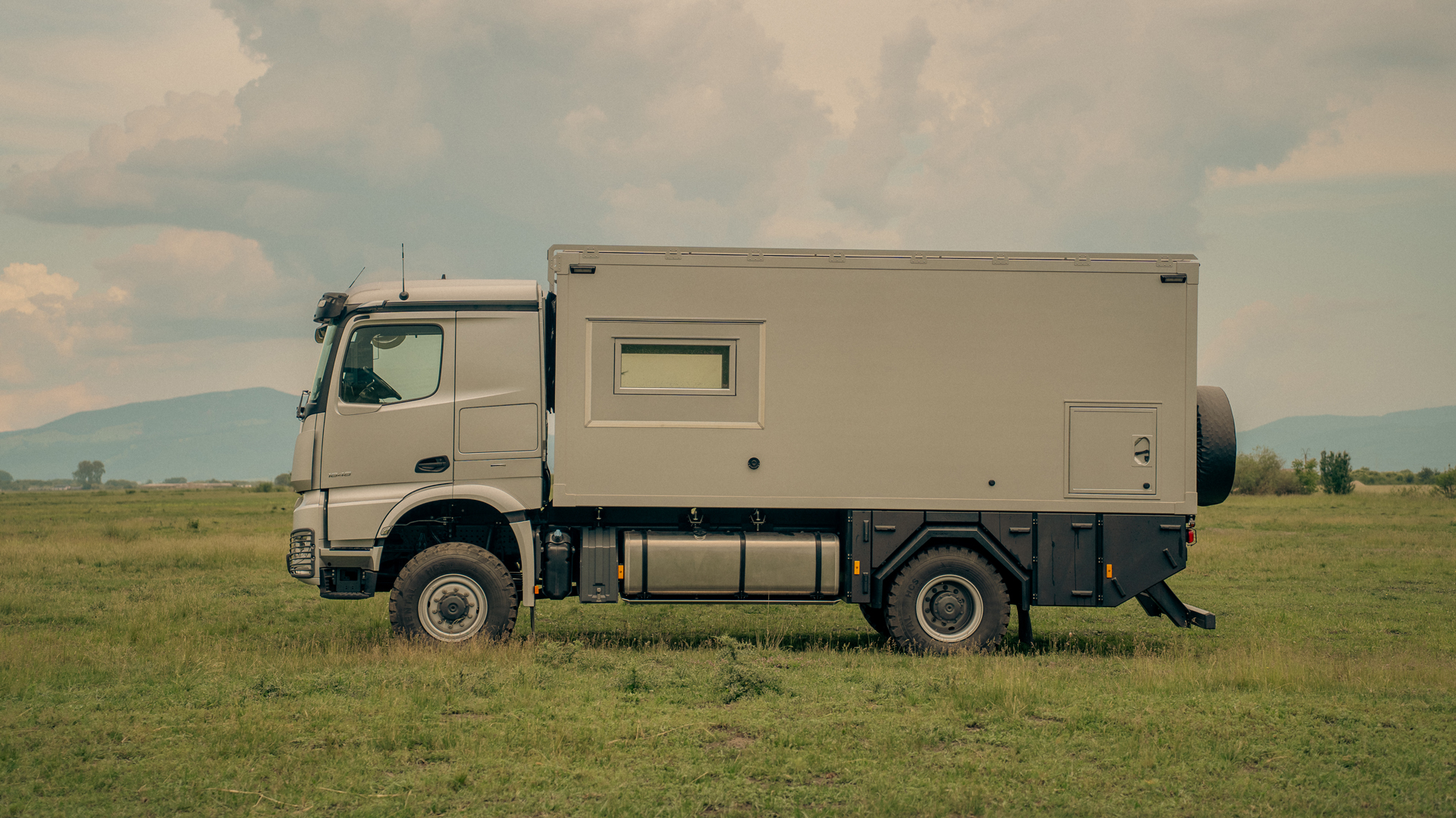 Mercedes Arocs – Camion de expeditie (14)