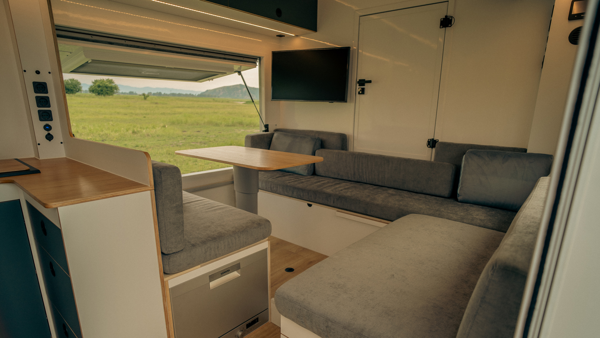 Mercedes Arocs – Camion de expeditie (2)